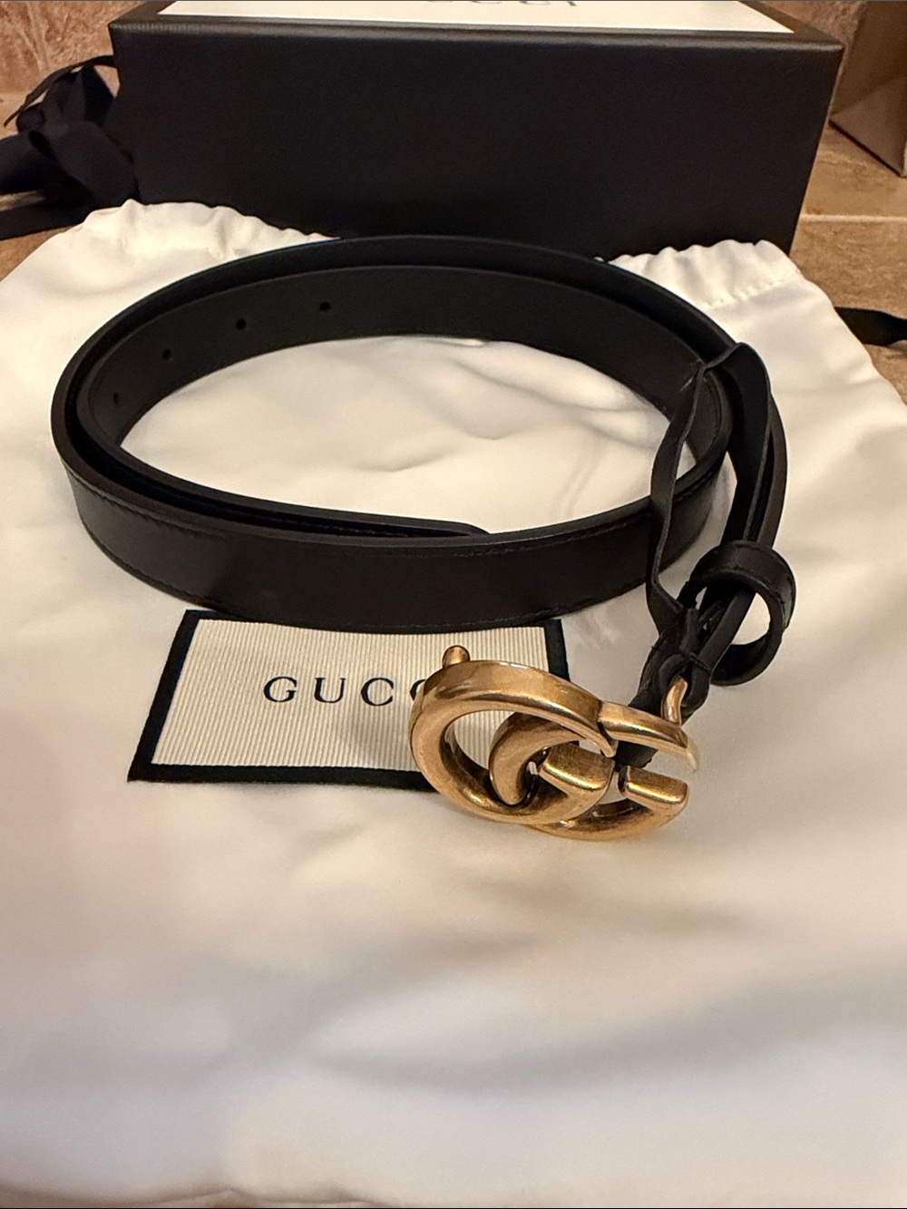 Gucci Black Leather Women's Belt with Gold Interlocking Knot Buckle